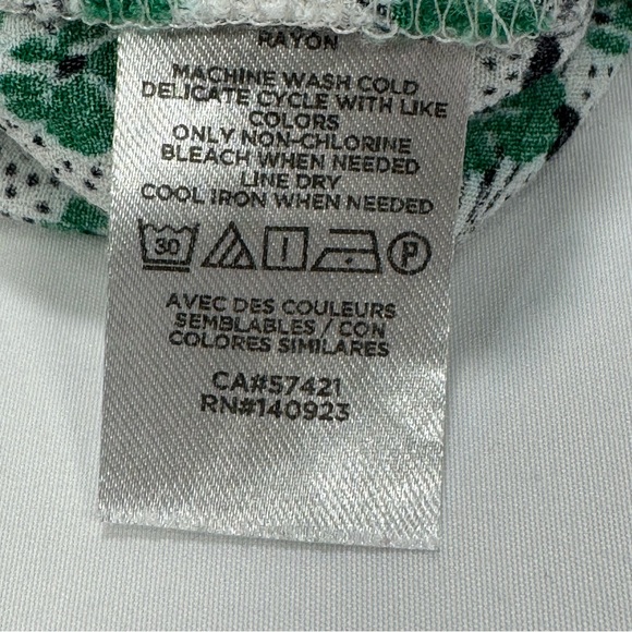 Ann Taylor Loft Women's XS Clover Long Sleeve Ruffle Blouse Top Shirt Soft Cute - Picture 4 of 4